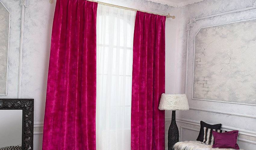 How to Remove Creases from the Velvet Curtains