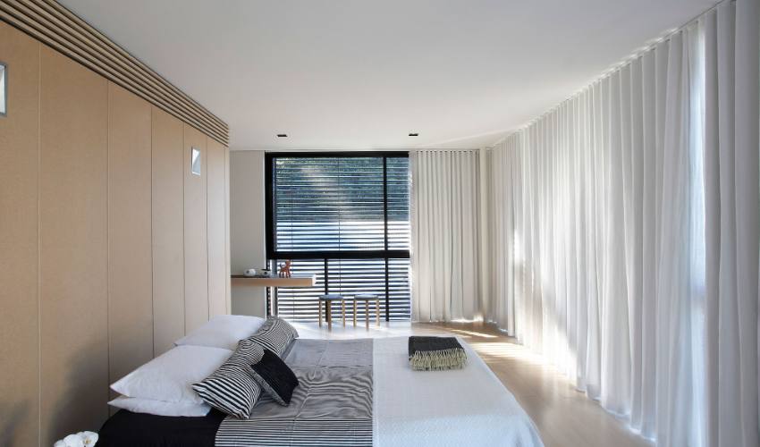 How Do Smart Curtains Work