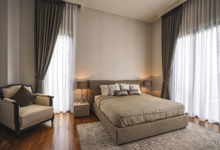 Made-to-Measure Bedroom Curtains in Dubai