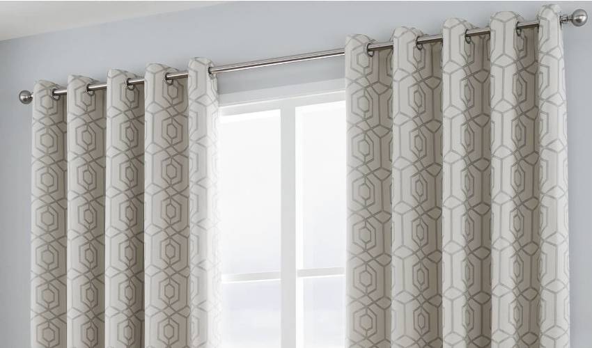 The Benefits of Eyelet Curtains