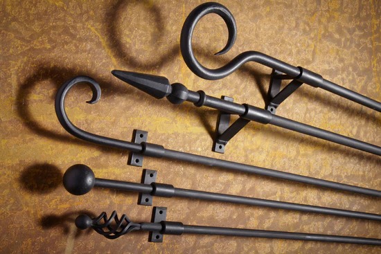 Hallis Artisan Ball & Spear Curtain Pole – Black